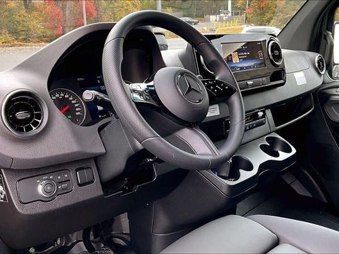 New 2026 Mercedes-Benz Sprinter 2500 image 9