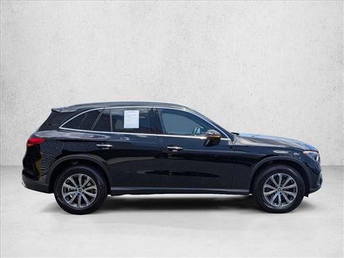 Used 2026 Mercedes-Benz GLC 300 4MATIC image 4
