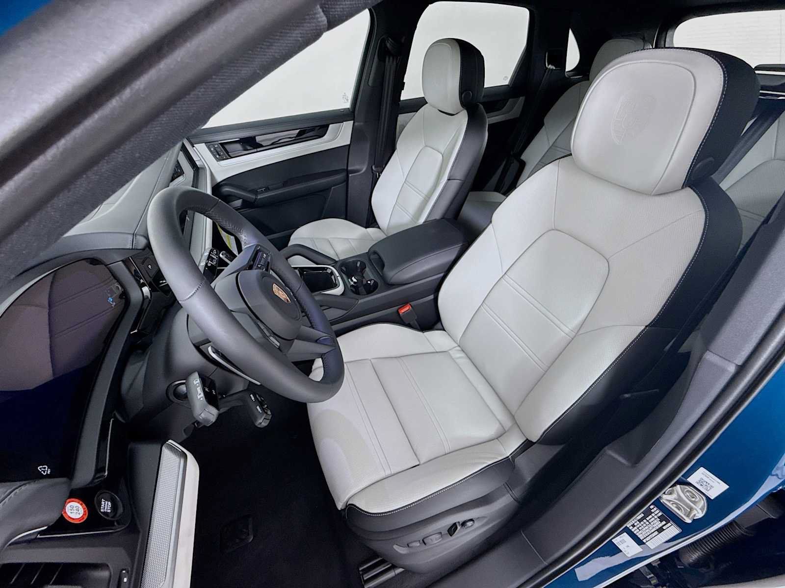 Used 2026 Porsche Cayenne AWD/4WD image 5