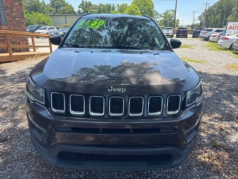 Used 2018 Jeep Compass Sport w/ Tech Group FWD image 8