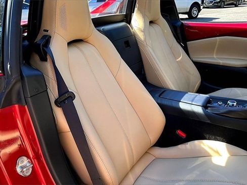 Used 2019 MAZDA MX-5 Miata RF Grand Touring image 22