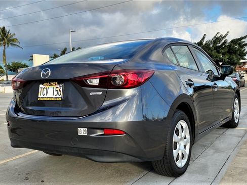 Used 2017 MAZDA MAZDA3 Sport FWD image 4