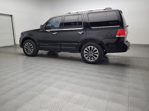 Used 2016 Lincoln Navigator Select image 3