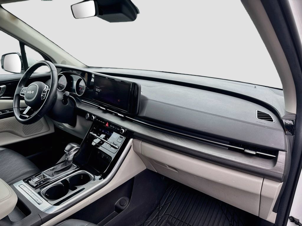 Certified 2024 Kia Carnival EX FWD image 33