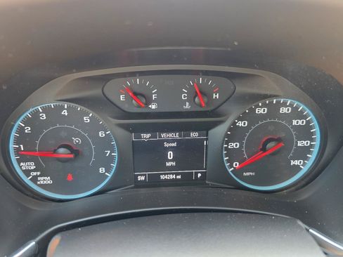 Used 2018 Chevrolet Equinox LT AWD/4WD image 11