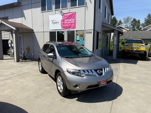 Used 2009 Nissan Murano SL w/ Technology Pkg FWD image 2