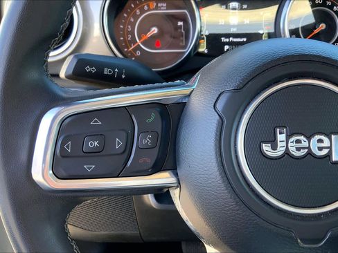 Used 2023 Jeep Gladiator Overland image 23