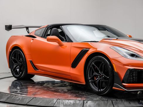 Used 2019 Chevrolet Corvette ZR1 RWD image 33