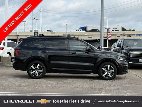 Used 2022 Kia Sorento EX w/ Panoramic Sunroof Package FWD image 5