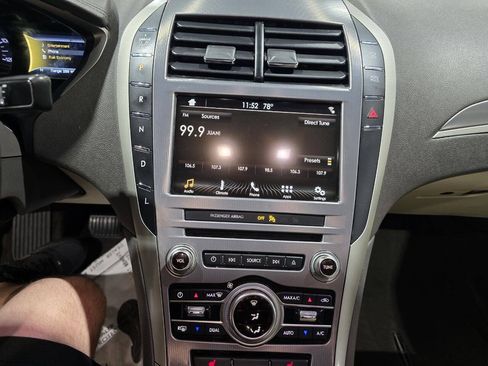 Used 2017 Lincoln MKZ Premiere FWD image 38