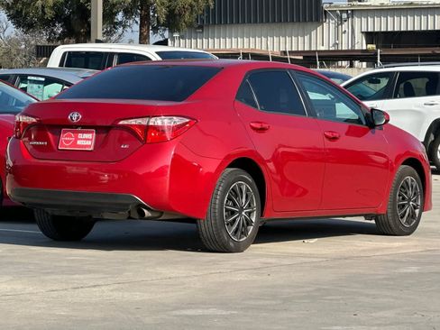 Used 2017 Toyota Corolla LE image 3