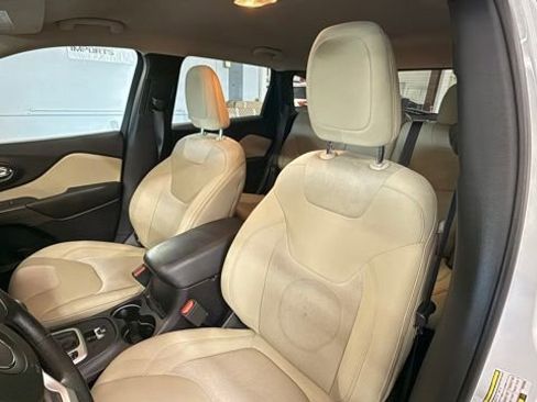 Used 2017 Jeep Cherokee Sport AWD/4WD image 17