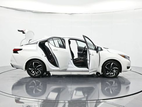 New 2025 Nissan Versa SR w/ Trunk Package FWD image 49