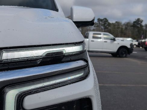 New 2026 Chevrolet Suburban LT w/ Comfort Package AWD/4WD image 10