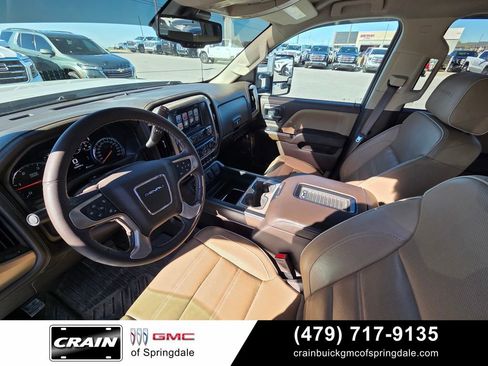 Used 2018 GMC Sierra 3500 Denali w/ Duramax Plus Package AWD/4WD image 10