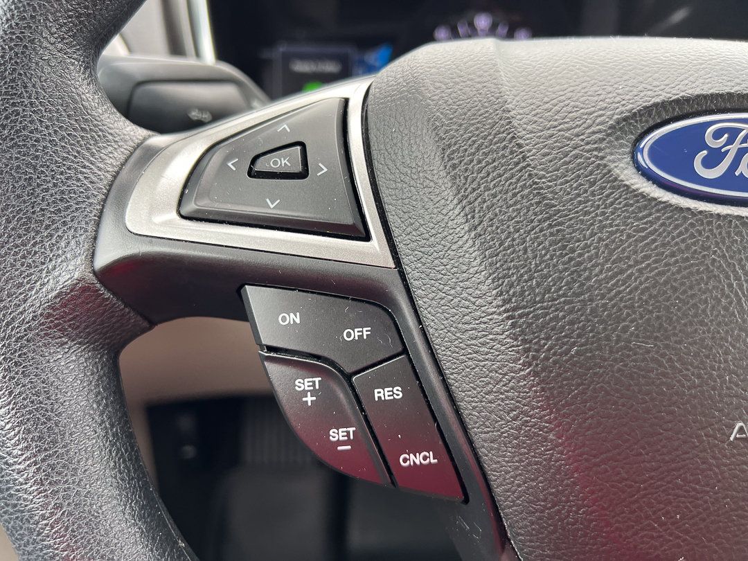 Used 2018 Ford Fusion SE FWD image 17