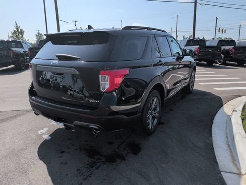 Certified 2023 Ford Explorer XLT w/ Equipment Group 202A AWD/4WD image 5