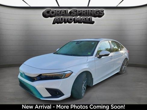 Used 2024 Honda Civic Touring image 3