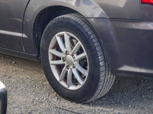 Certified 2019 Dodge Grand Caravan SXT image 16