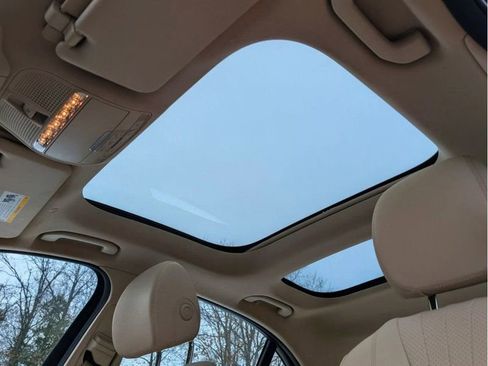 Used 2018 Mercedes-Benz E 300 E300 4MATIC w/ Premium 2 Package image 17