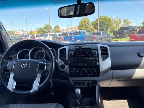 Used 2012 Toyota Tacoma 4x4 Double Cab w/ SR5 Pkg image 12