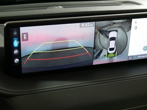 Used 2023 Genesis G80 image 33