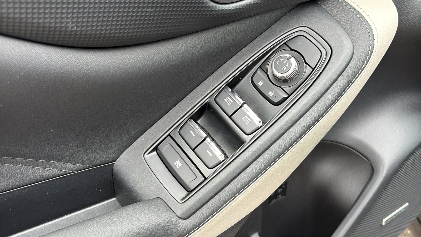 Used 2024 Subaru Forester Limited AWD/4WD image 9