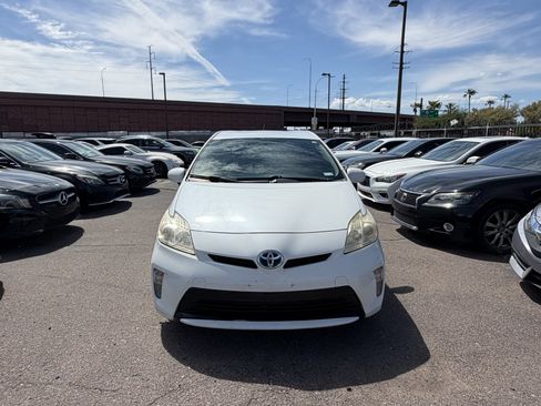 Used 2014 Toyota Prius Three FWD image 2