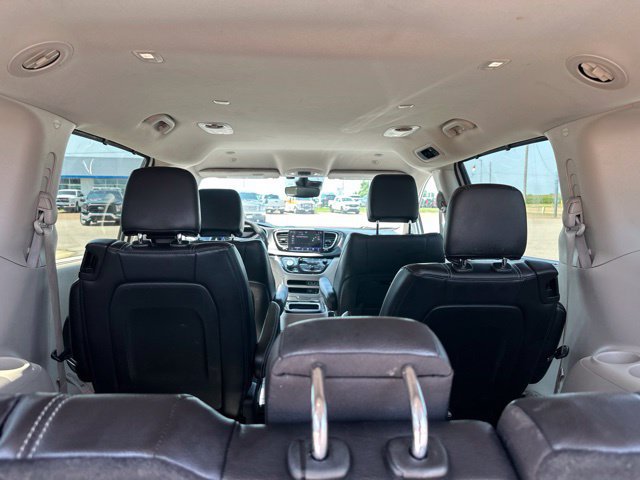 Used 2022 Chrysler Pacifica Touring-L FWD image 21