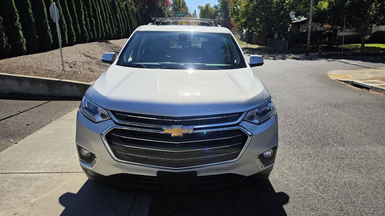 Used 2019 Chevrolet Traverse LT w/ LT Premium Package AWD/4WD image 2
