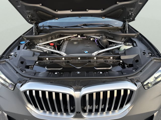 Used 2026 BMW X5 xDrive40i AWD/4WD image 30