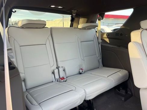Used 2025 GMC Yukon Denali w/ Denali Reserve Package image 25