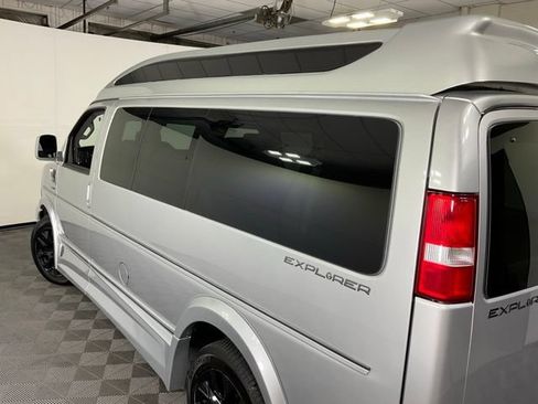 Used 2023 Chevrolet Express 2500 RWD image 42