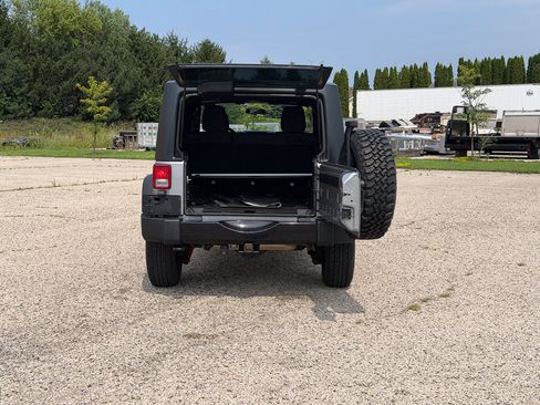Used 2017 Jeep Wrangler Unlimited Sport AWD/4WD image 7