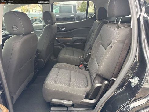 Used 2023 GMC Acadia SLE FWD image 30