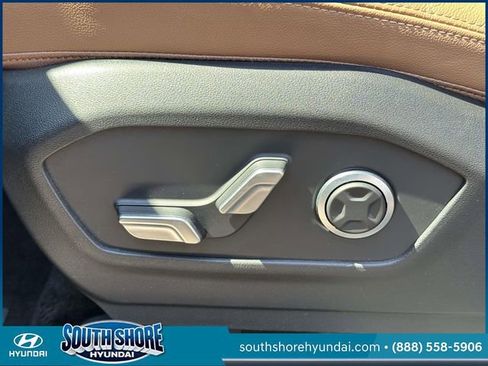 Used 2024 Hyundai Santa Fe Limited AWD/4WD image 17