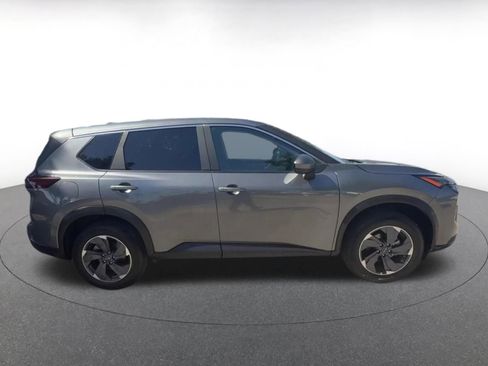 Used 2025 Nissan Rogue SV FWD image 16