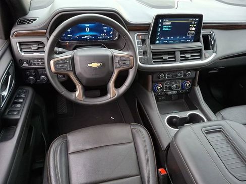 Certified 2024 Chevrolet Suburban High Country image 2