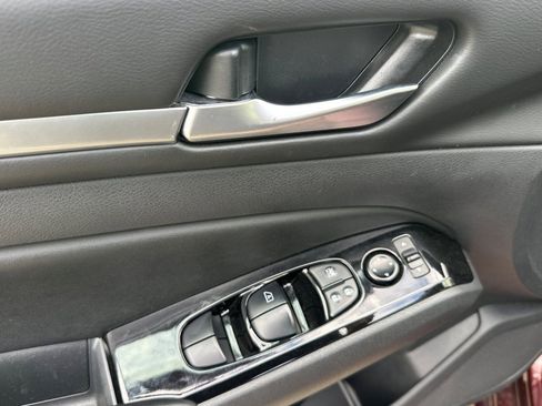 Used 2023 Nissan Altima 2.5 SV image 12