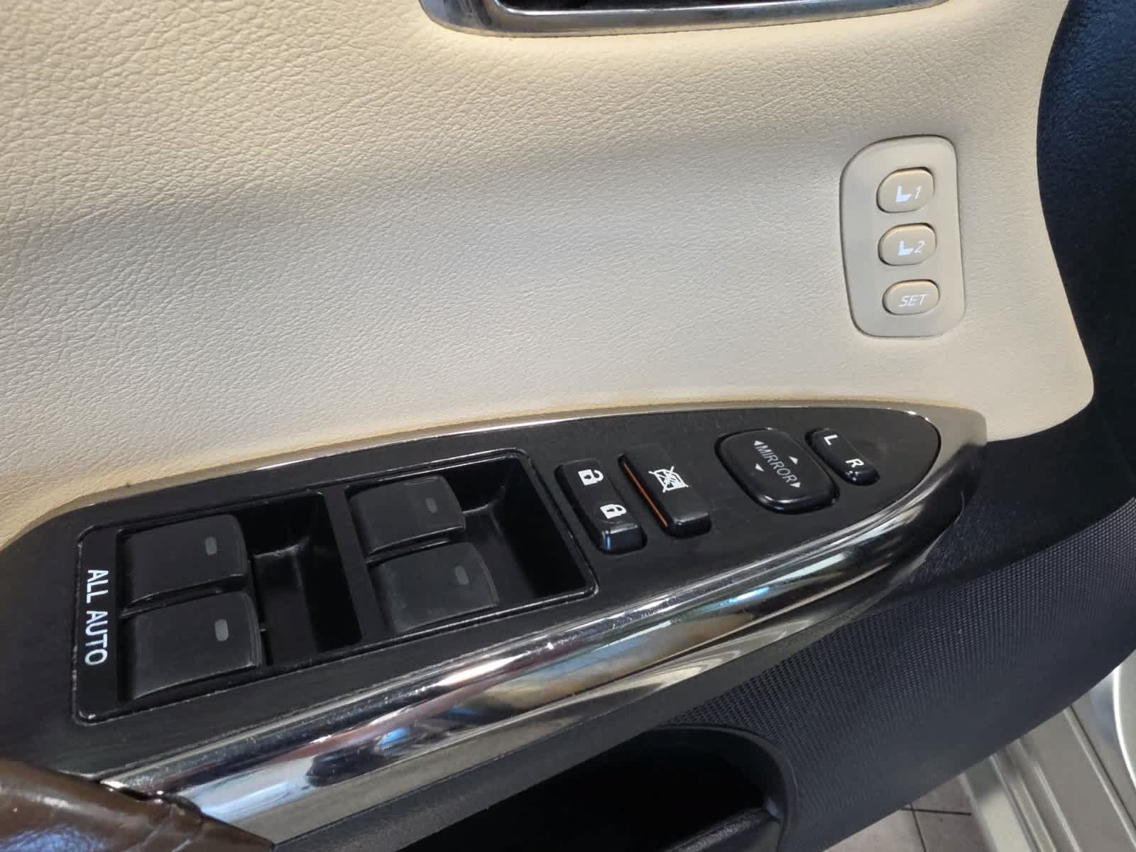 Used 2016 Toyota Avalon XLE Premium FWD image 19