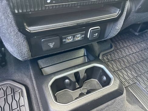 Used 2024 Jeep Wagoneer Series II w/ Convenience Group I AWD/4WD image 15