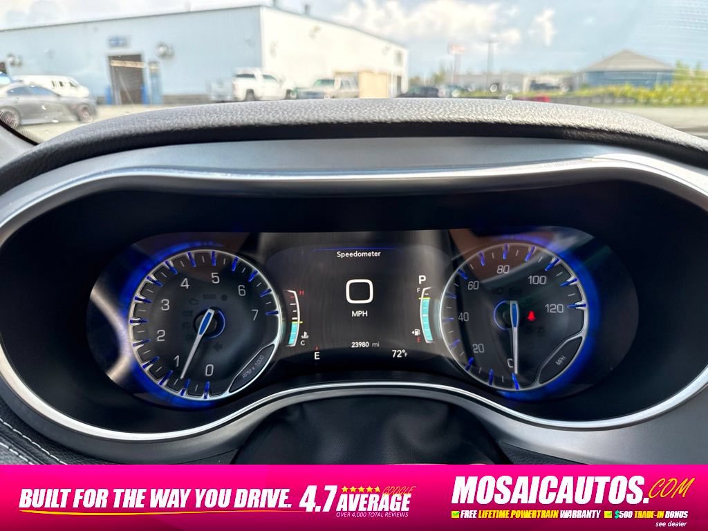 Used 2026 Chrysler Pacifica Limited FWD image 33