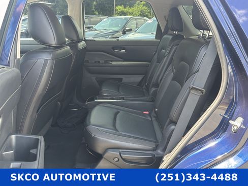 Used 2023 Nissan Pathfinder SL w/ SL Premium Package FWD image 14