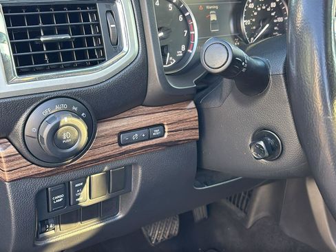 Used 2020 Nissan Titan SL w/ Moonroof Package image 25