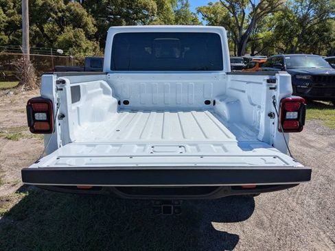 New 2026 Jeep Gladiator Rubicon AWD/4WD image 12