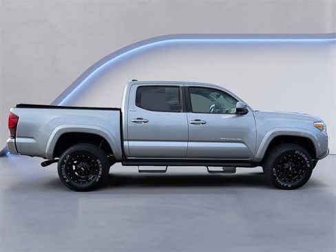 Used 2019 Toyota Tacoma SR5 image 2