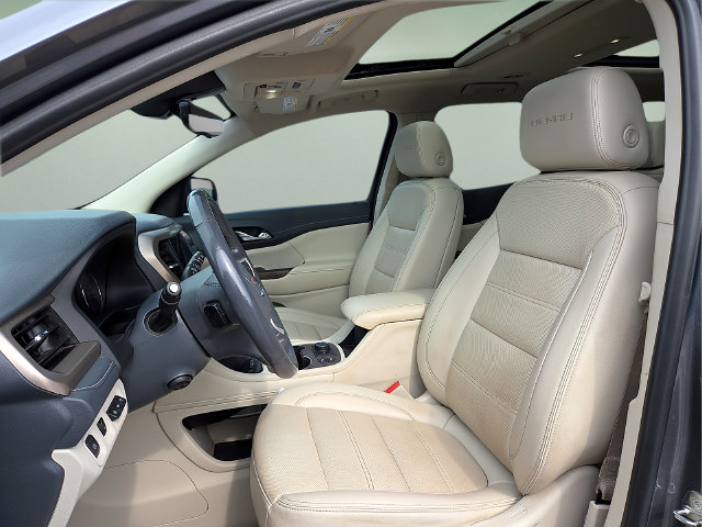 Used 2021 GMC Acadia Denali w/ Denali Technology Package FWD image 18