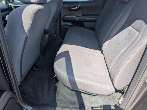 Used 2019 Toyota Tacoma TRD Sport AWD/4WD image 25