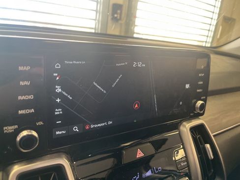 Used 2023 Kia Sorento S w/ Panoramic Sunroof Package AWD/4WD image 3