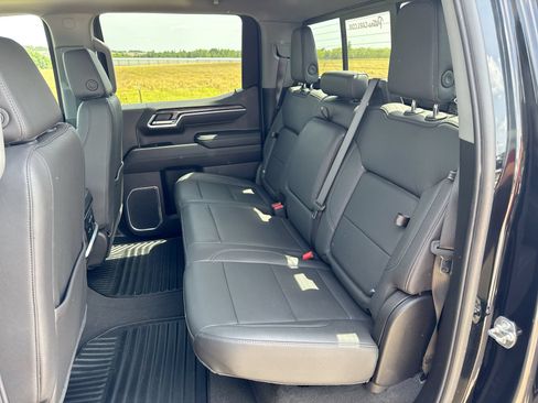 Used 2025 Chevrolet Silverado 1500 LTZ w/ Technology Package AWD/4WD image 23